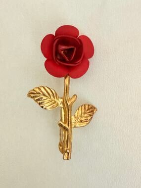 Vintage Red Rose Brooch Unsigned Gold Tone Stem Leaves